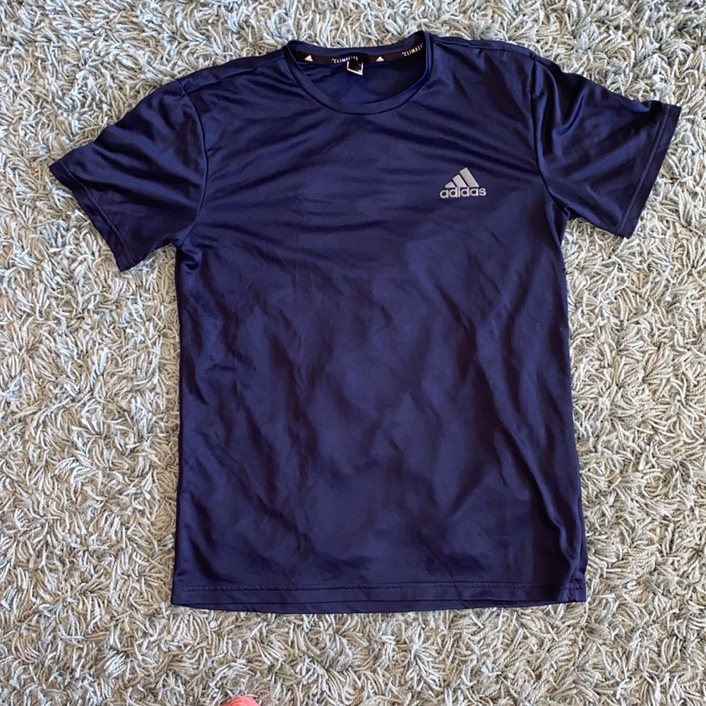 NWOT MENS ADIDAS T-SHIRT SIZE MEDIUM